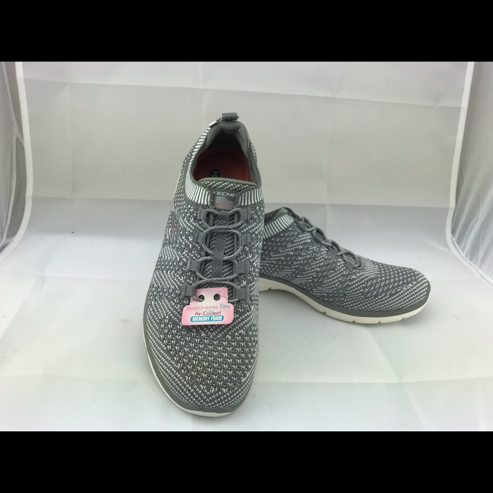 skechers women’s 7 grey gray knit tennis shoe